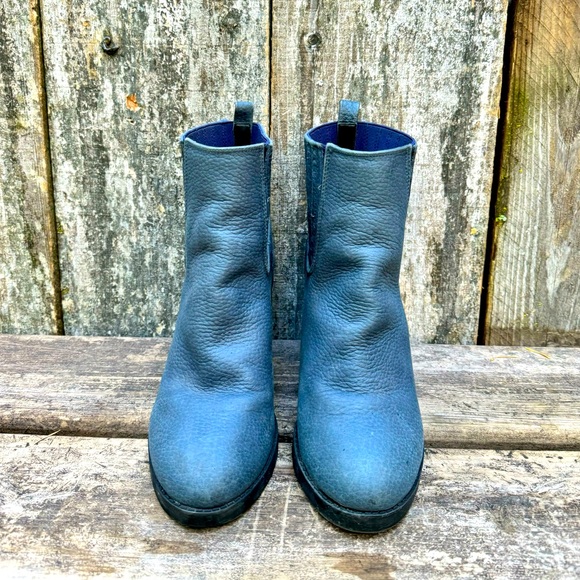 Sole Society Chelsea Boots - Picture 3 of 7
